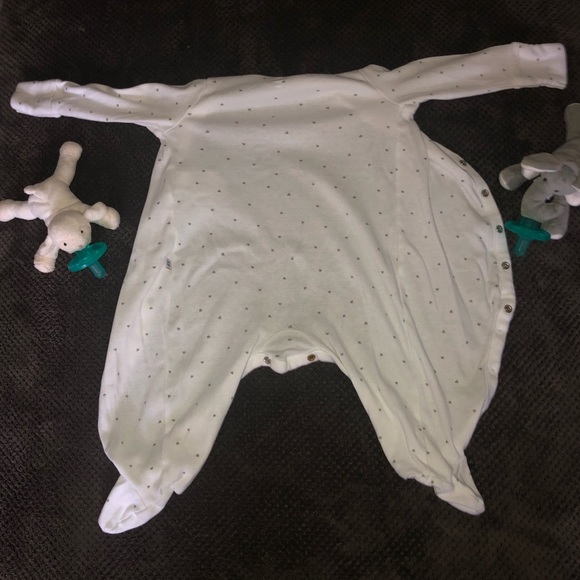 💕 Baby GAP Heart Onesies 💕 - Picture 5 of 8